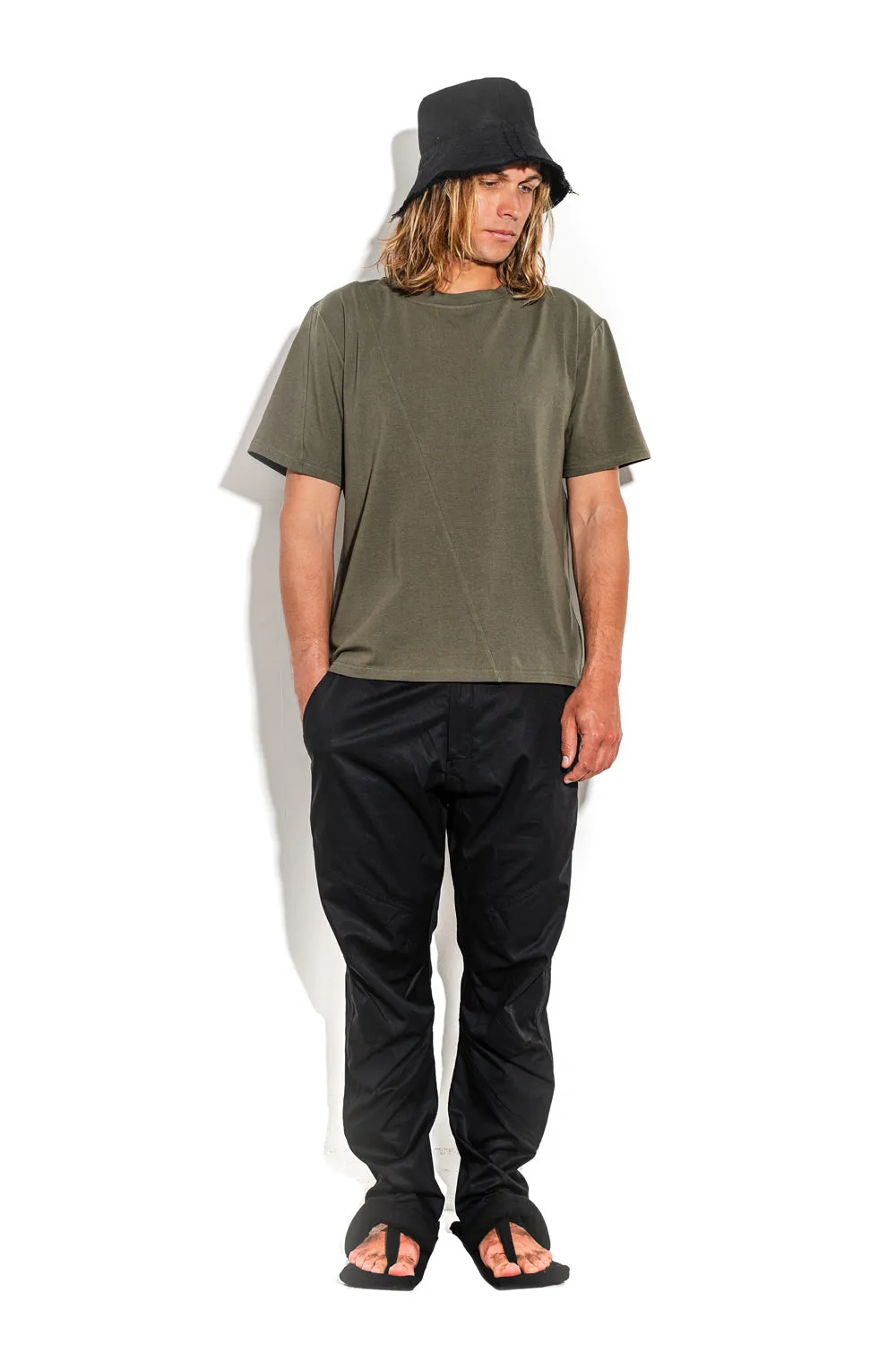 Khaki T-shirt with a geometric seam